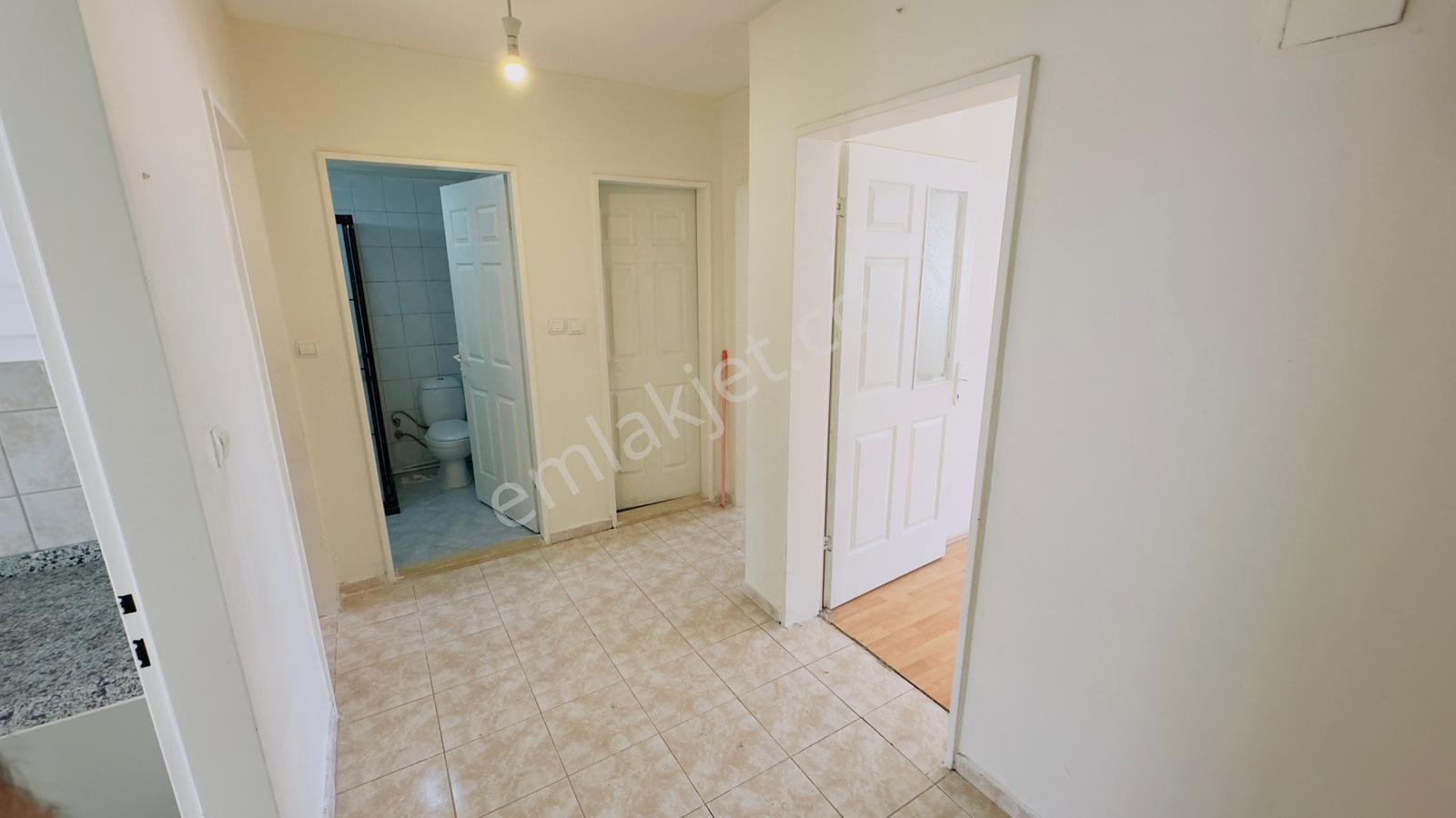 Kc Emlaktan Merkezi Konumda Ara Katta Kiralık 2+1 Daire - Görsel 10