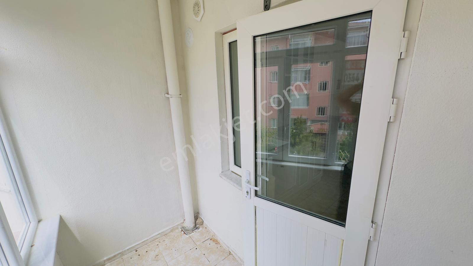 Kc Emlaktan Merkezi Konumda Ara Katta Kiralık 2+1 Daire - Görsel 14