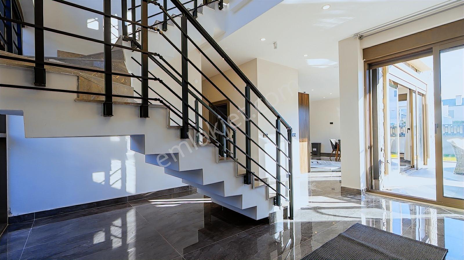 Antalya Belek'te Lüks 6+1 Hamam Saunalı Özel Villa - Görsel 35