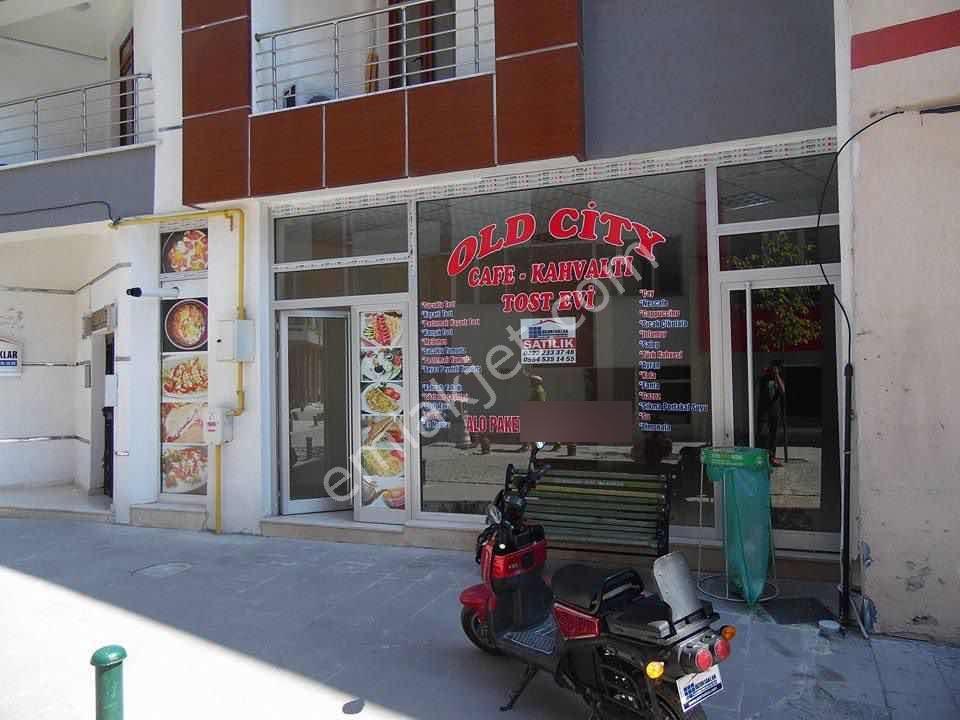 Extreme'den Arifiye'de Dershaneler Sokağında Satılık Dükkan