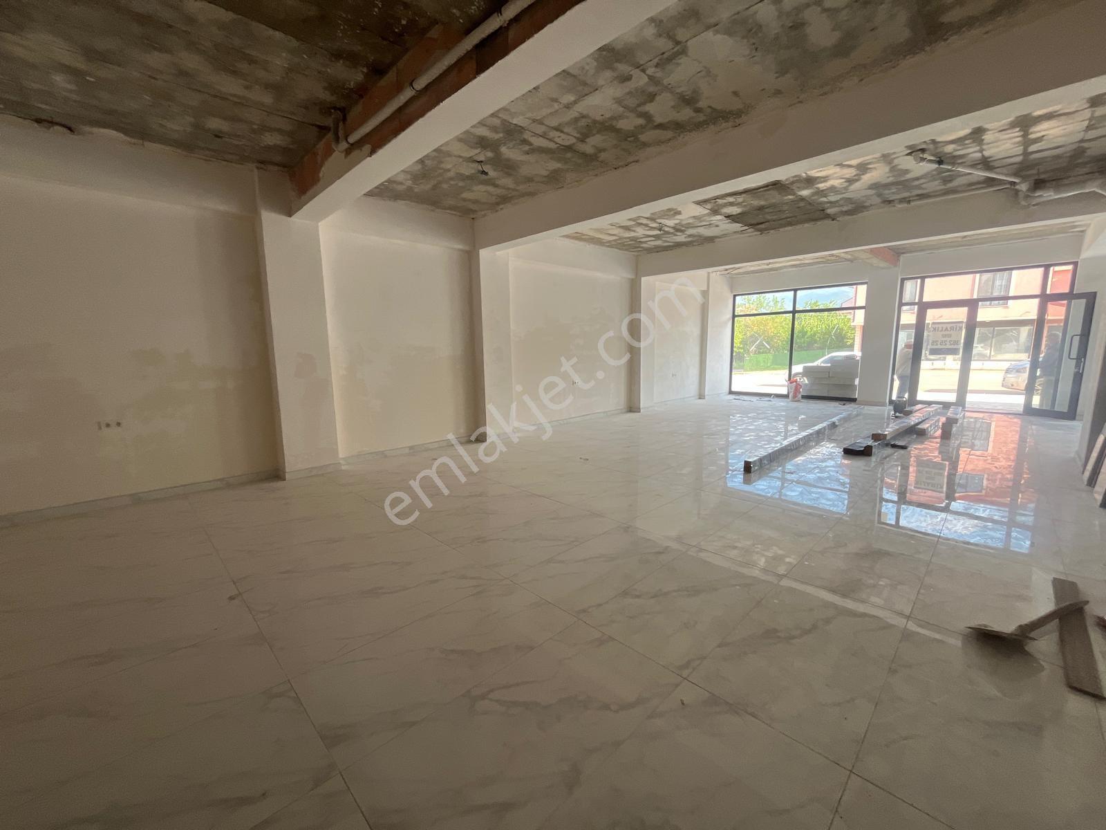 Kartepe Sarımeşe Bağdat Caddesinde 140 M² Satılık Dükkan - Görsel 2