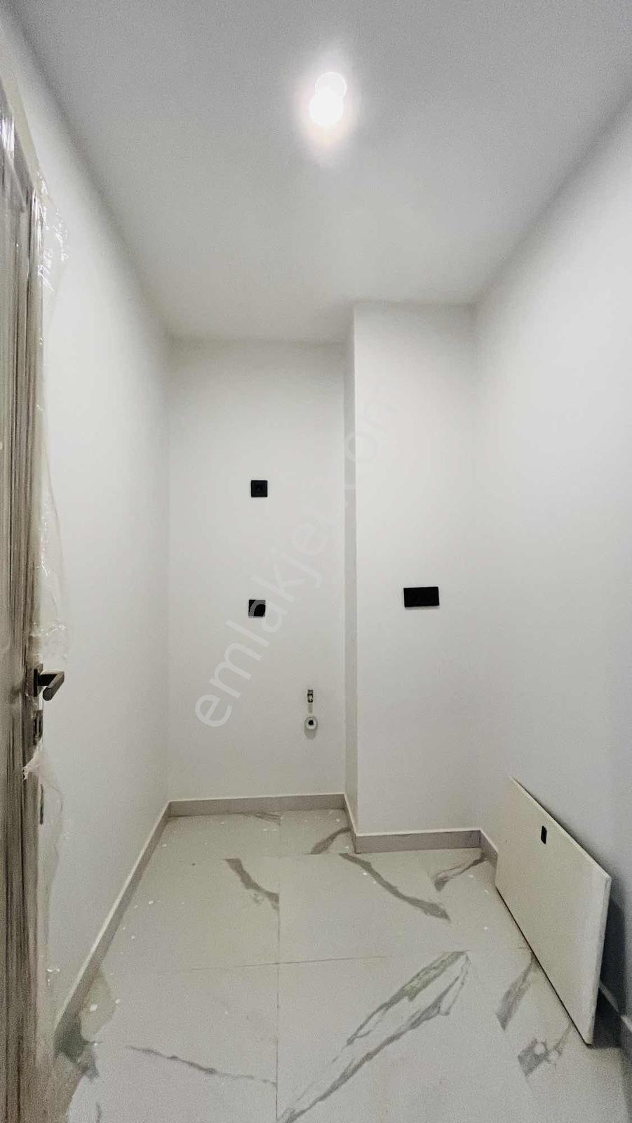 Silivri Selimpaşa Mahallesi'nde 4+1 Site İçi Kiralık Sıfır Villa - Görsel 26