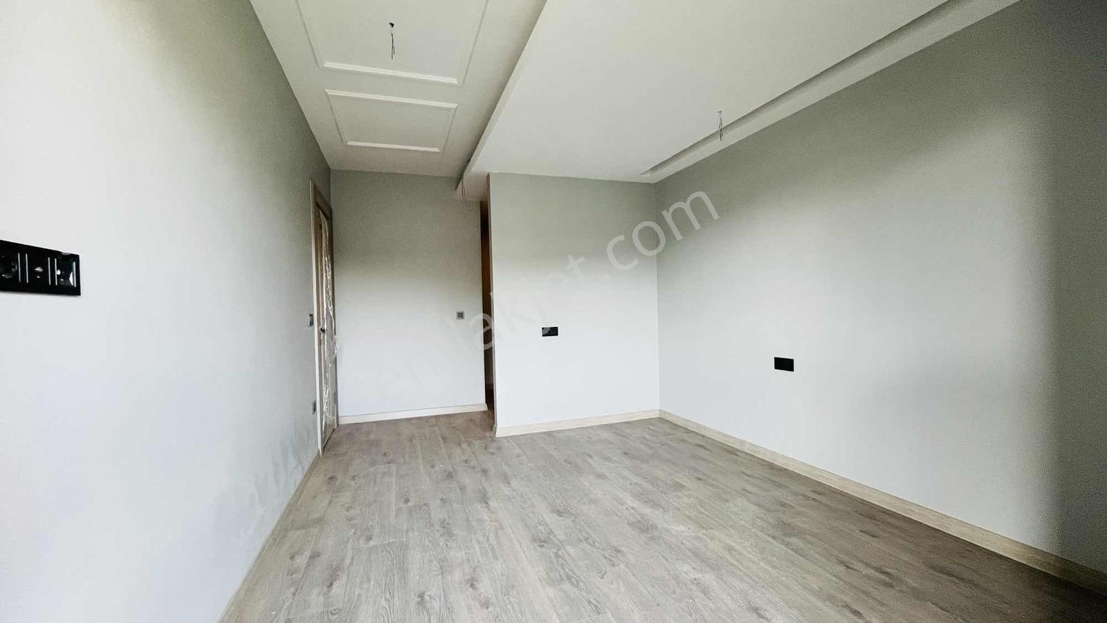 Silivri Selimpaşa Mahallesi'nde 4+1 Site İçi Kiralık Sıfır Villa - Görsel 23