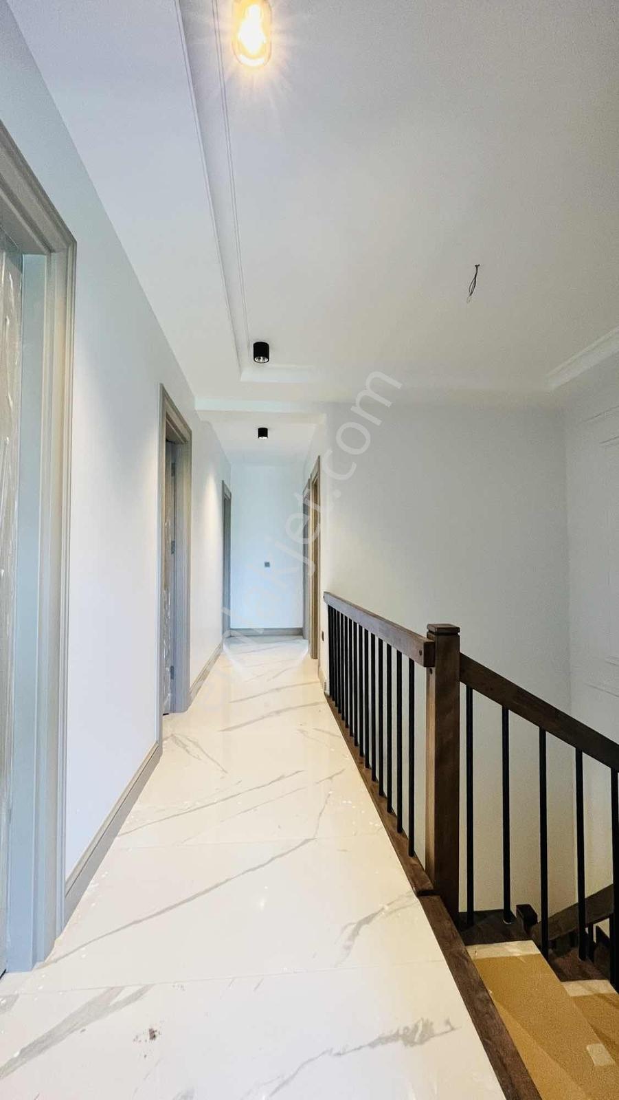 Silivri Selimpaşa Mahallesi'nde 4+1 Site İçi Kiralık Sıfır Villa - Görsel 16