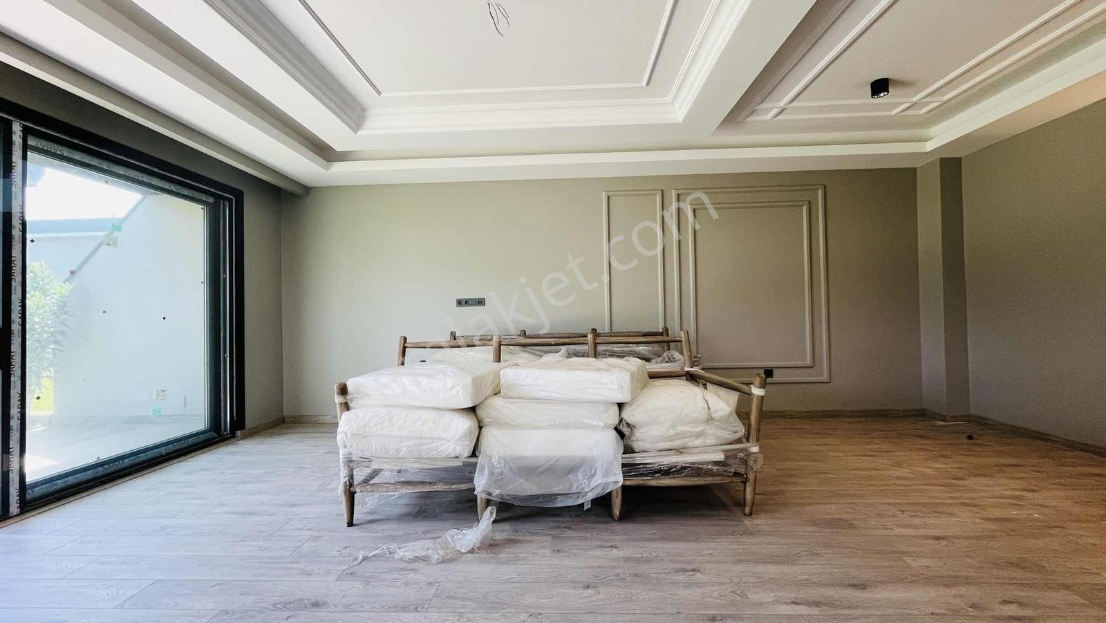 Silivri Selimpaşa Mahallesi'nde 4+1 Site İçi Kiralık Sıfır Villa - Görsel 4