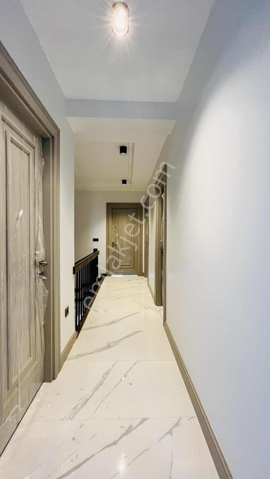 Silivri Selimpaşa Mahallesi'nde 4+1 Site İçi Kiralık Sıfır Villa - Görsel 25