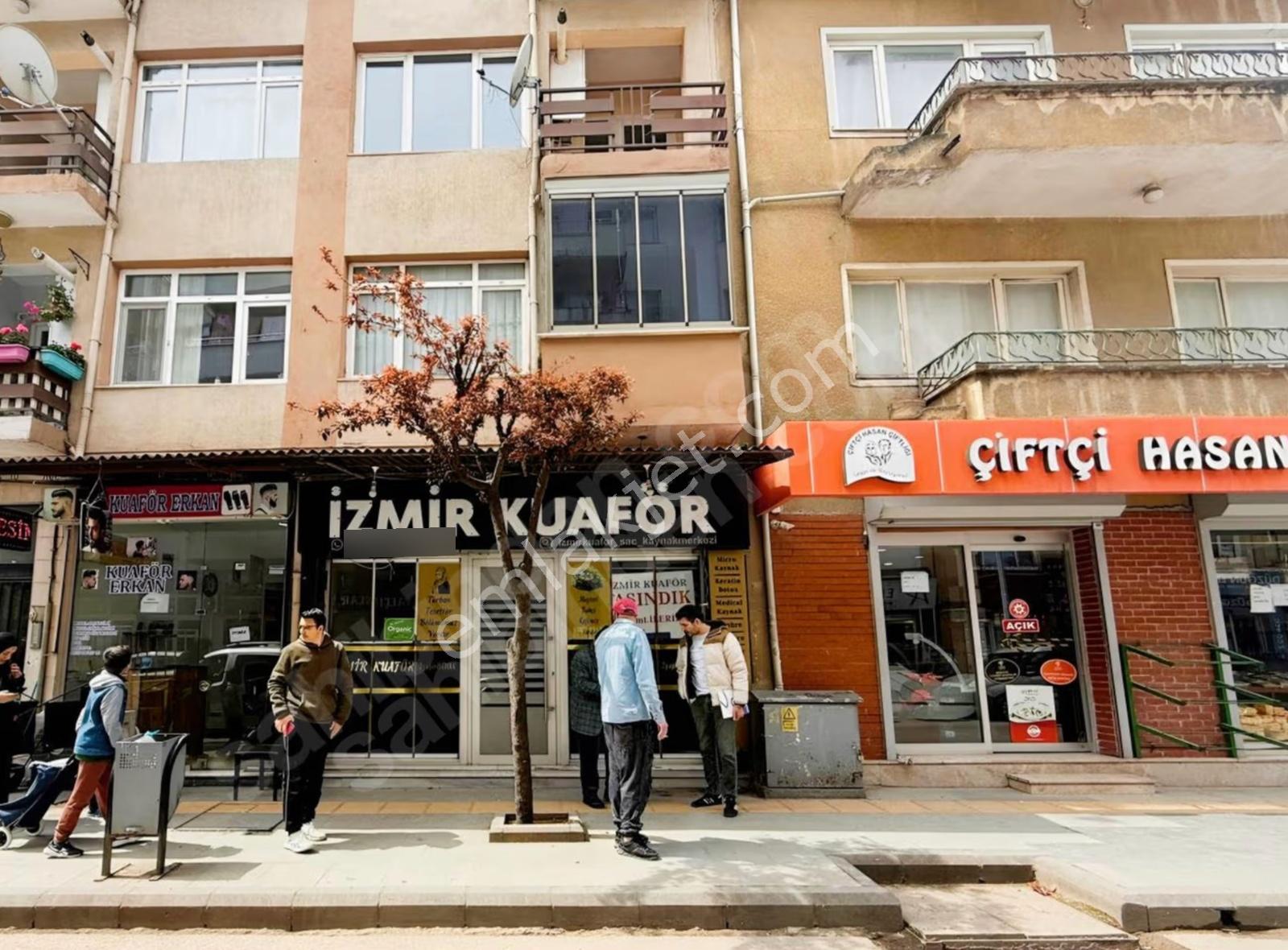 İsmet Paşa Mah. İsmet Acar Cd.geniş Metrajlı Kiralık Dükkan