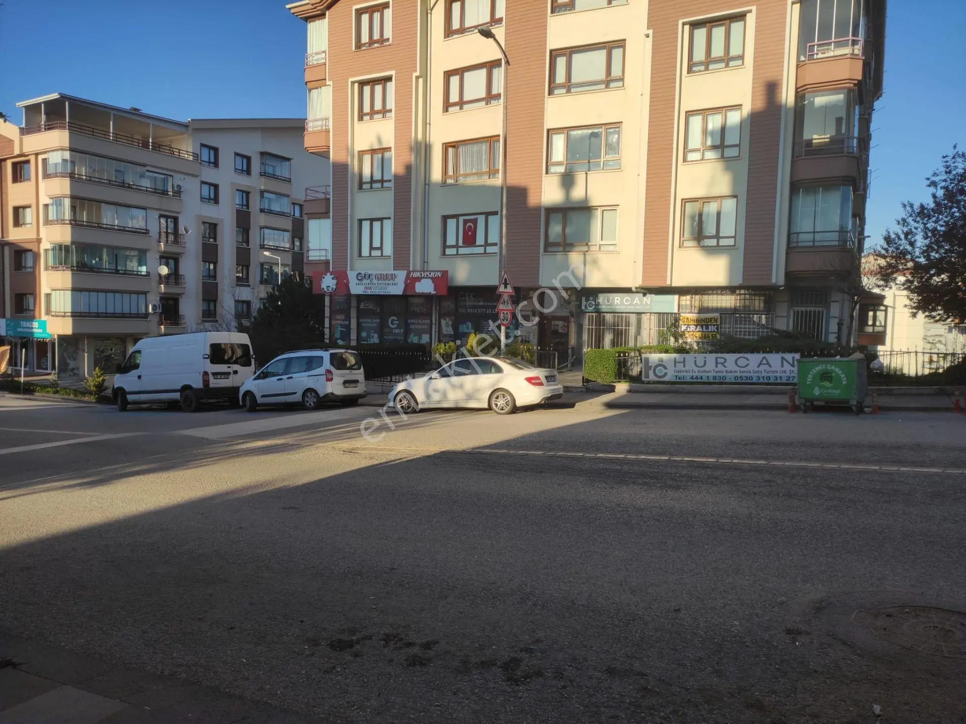 Cadde Üzeri Her İş İçin Uygun Geniş Dükkan