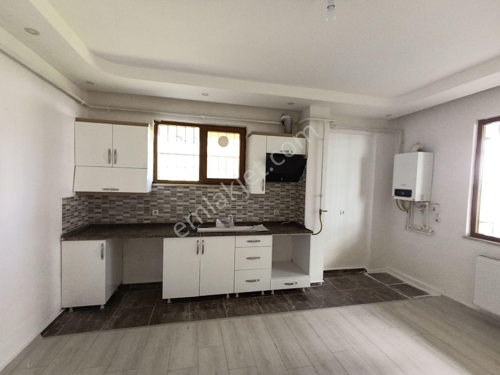 Trend Gayrimenkul'den Çınarlık Mahallesi'nde 1+1 Kiralık Daire