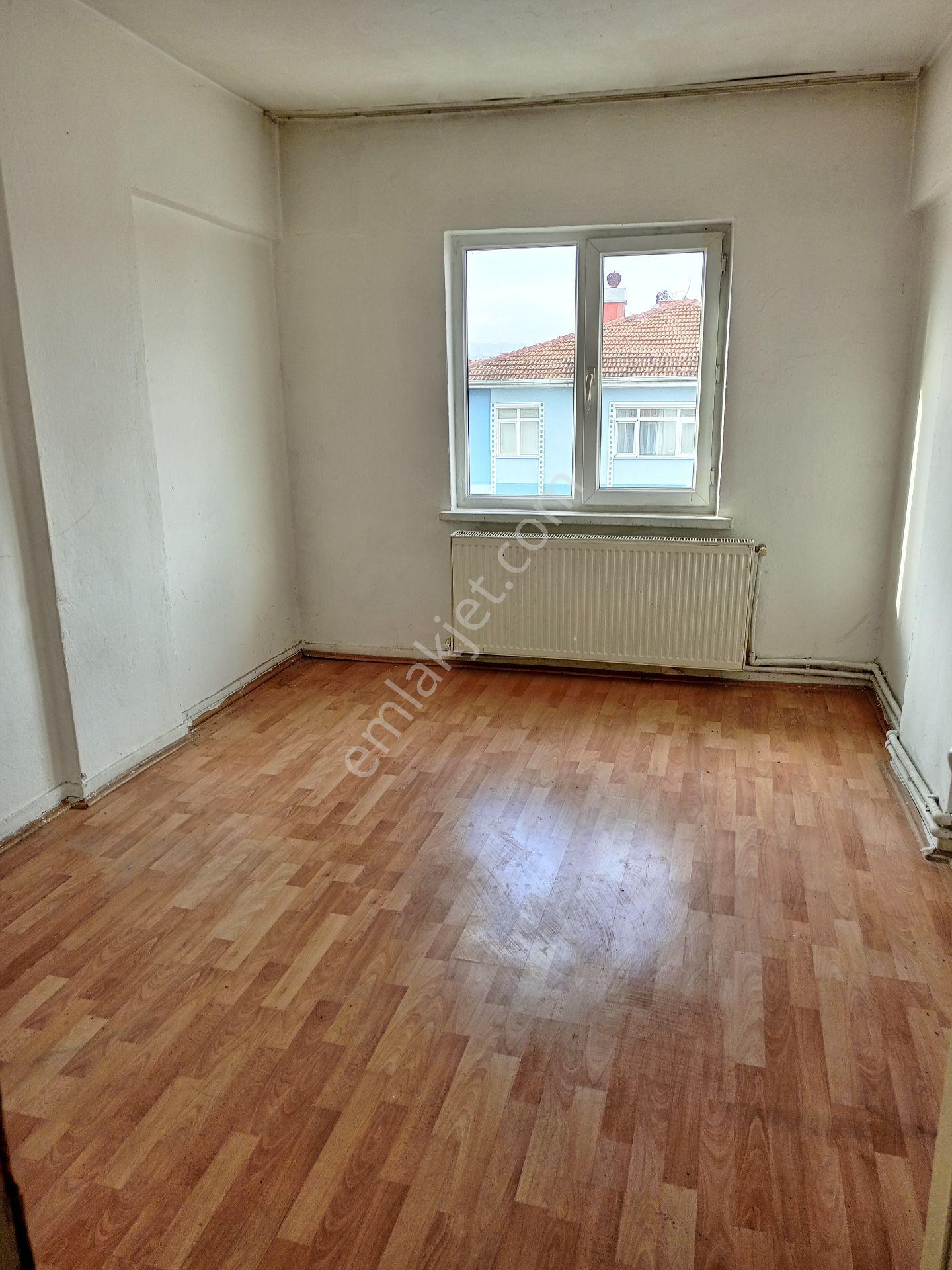 Maraşal Çakmak Mahallesinde Güney Cephe Katta Kiralık Daire - Görsel 17
