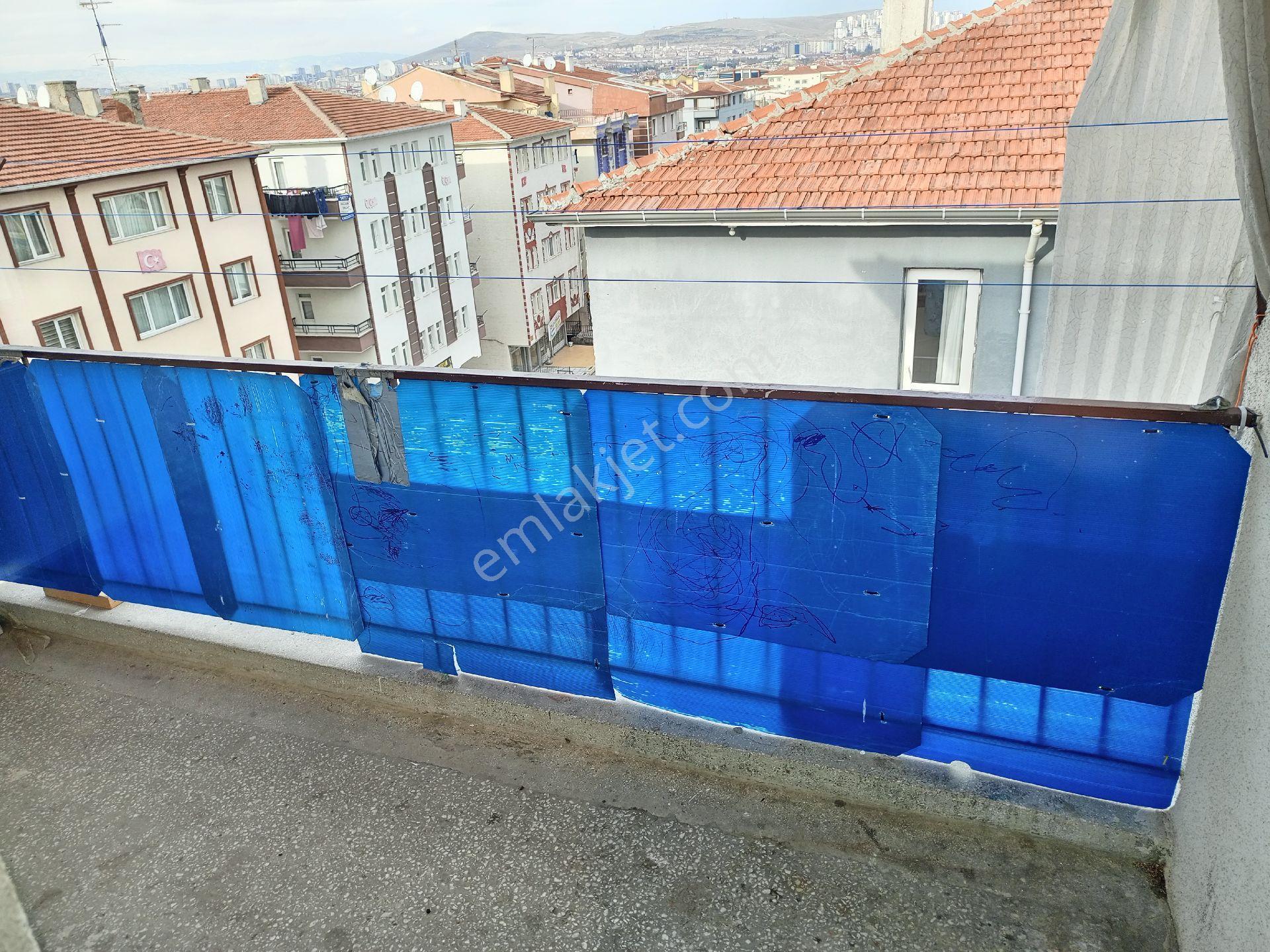 Maraşal Çakmak Mahallesinde Güney Cephe Katta Kiralık Daire - Görsel 19