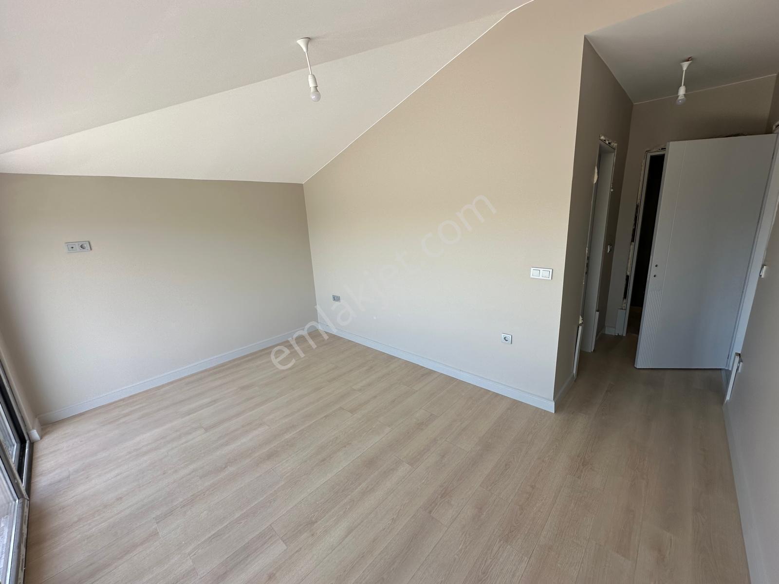 Çekmeköy Alemdağ Site İçerisinde 5+2 Satılık Dubleks Daire - Görsel 17