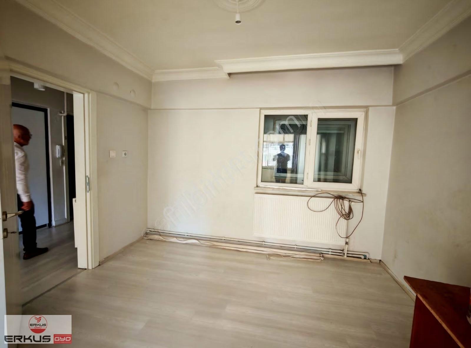 Kiralık 3+1 Daire Topraklık Mah Halley Oteli Karşısı Yenı Boyalı - Görsel 4