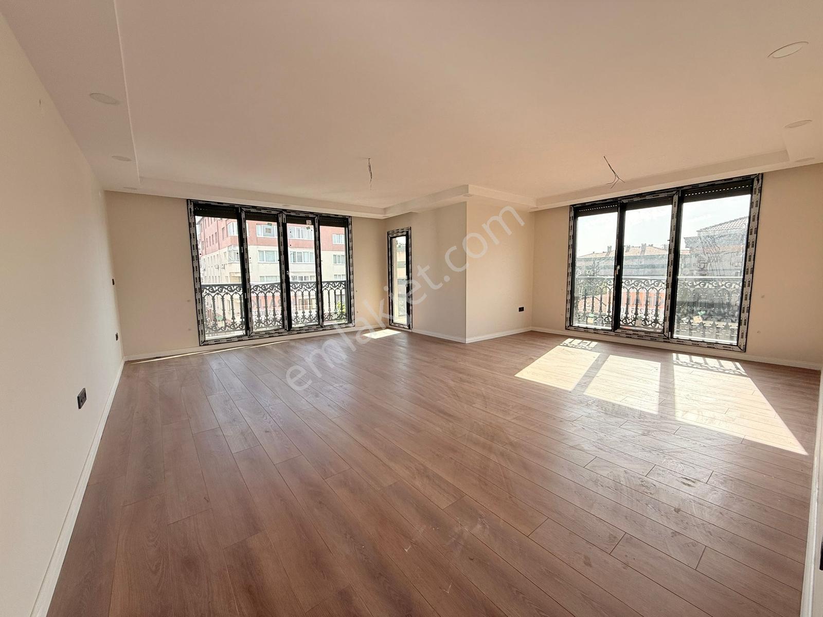 Bahçelievlerde Yeni Binada 170 M² 3+1 Lüks Daire - Görsel 3
