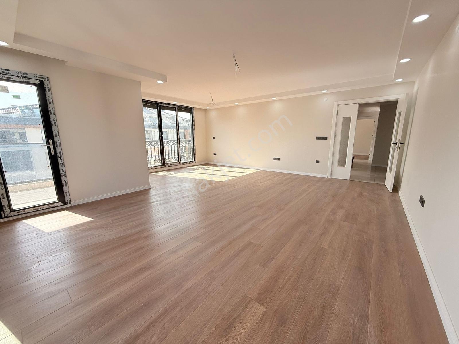 Bahçelievlerde Yeni Binada 170 M² 3+1 Lüks Daire - Görsel 13