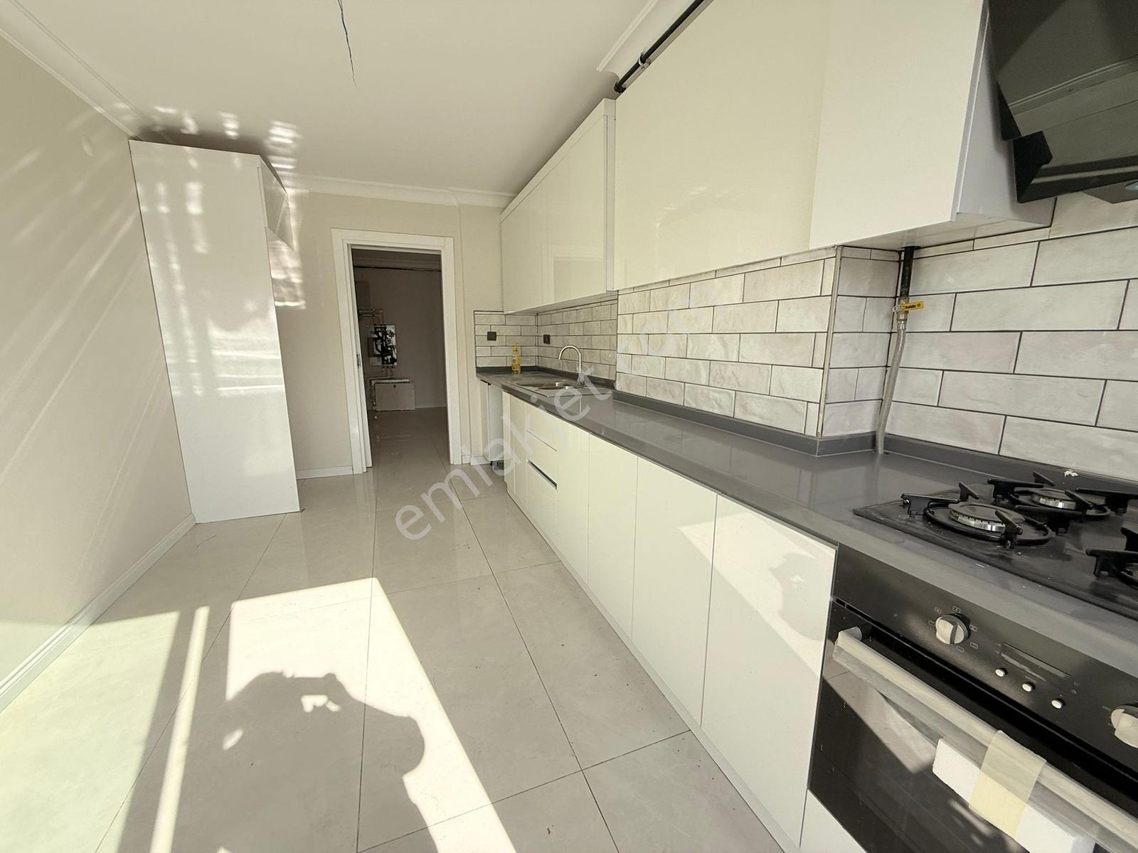 Bahçelievlerde Yeni Binada 170 M² 3+1 Lüks Daire - Görsel 24
