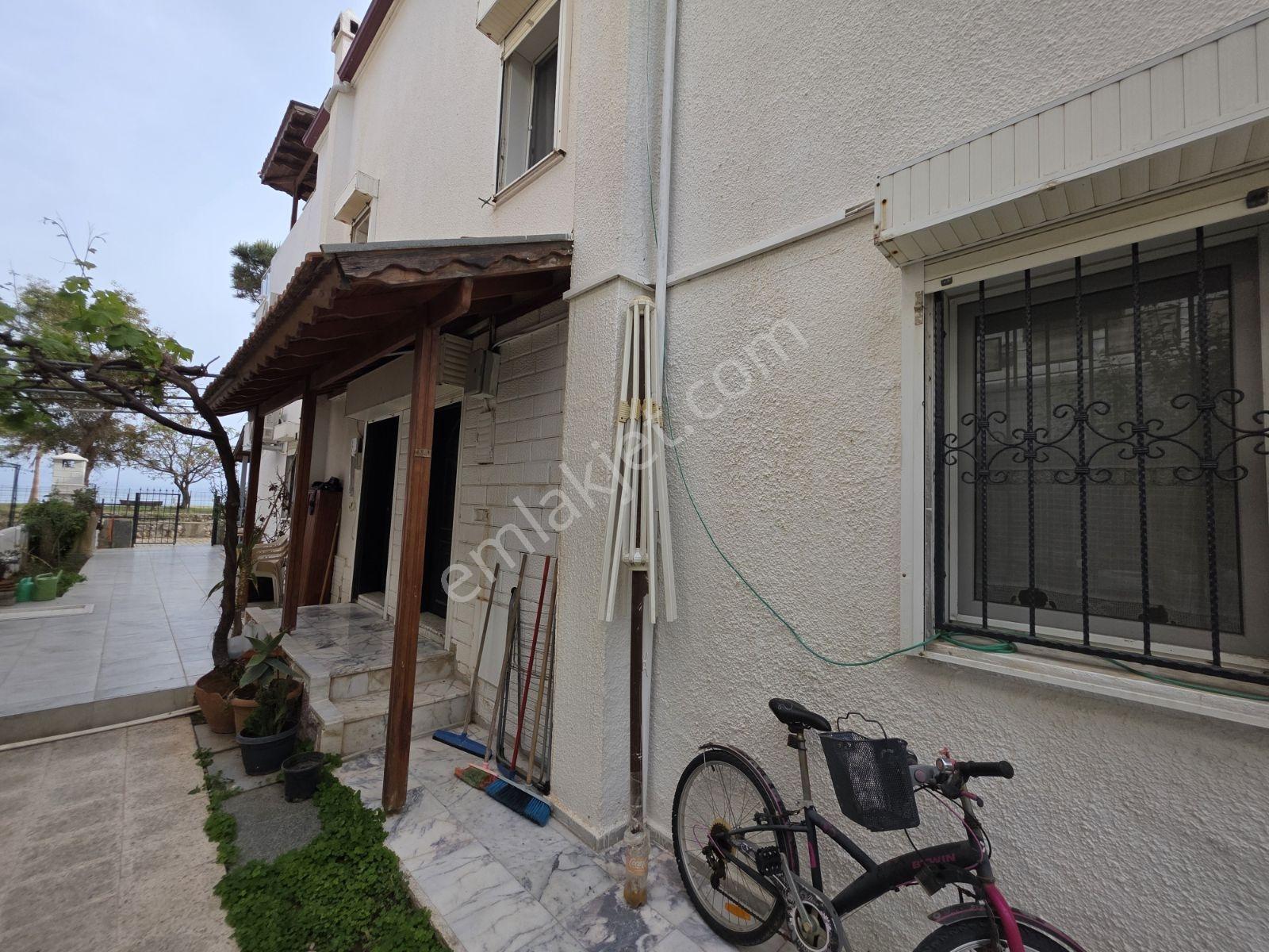Doğanbey'de Mavi Bayraklı Denize Sıfır Tripleks 4+1 Villa - Görsel 9