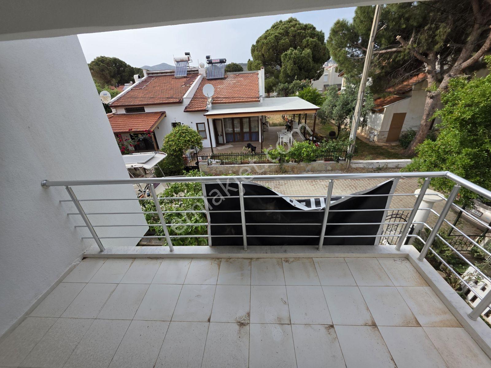 Doğanbey'de Mavi Bayraklı Denize Sıfır Tripleks 4+1 Villa - Görsel 15