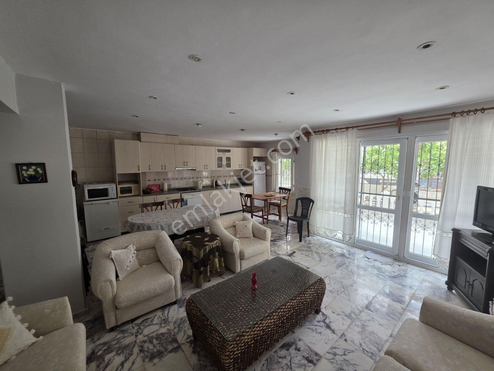 Doğanbey'de Mavi Bayraklı Denize Sıfır Tripleks 4+1 Villa - Görsel 33