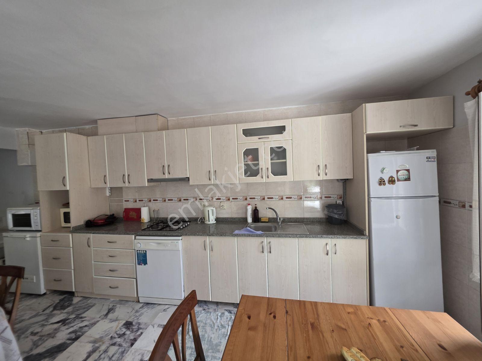 Doğanbey'de Mavi Bayraklı Denize Sıfır Tripleks 4+1 Villa - Görsel 22