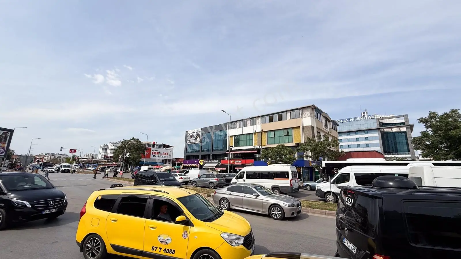 Güzeloba'da Yüksek Görünürlüğe Sahip Cadde Üzeri Kiralık İşyeri - Görsel 23