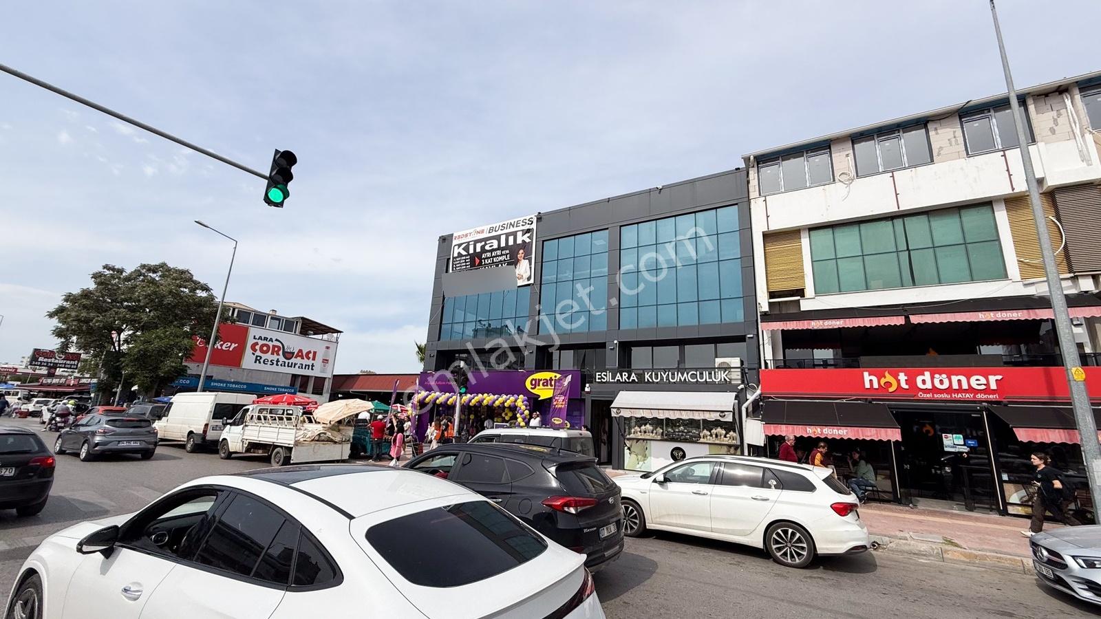 Güzeloba'da Yüksek Görünürlüğe Sahip Cadde Üzeri Kiralık İşyeri - Görsel 15