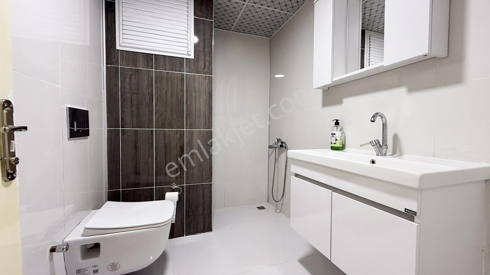 Güzeloba'da Yüksek Görünürlüğe Sahip Cadde Üzeri Kiralık İşyeri - Görsel 16