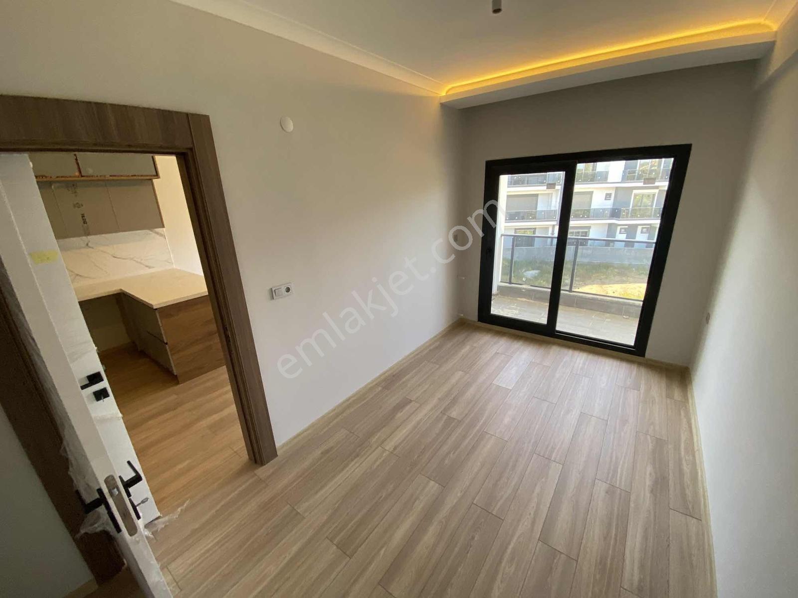 Sv 'den Çamlıbel Köyünde Havuzlu Site İçi Teraslı - Görsel 26
