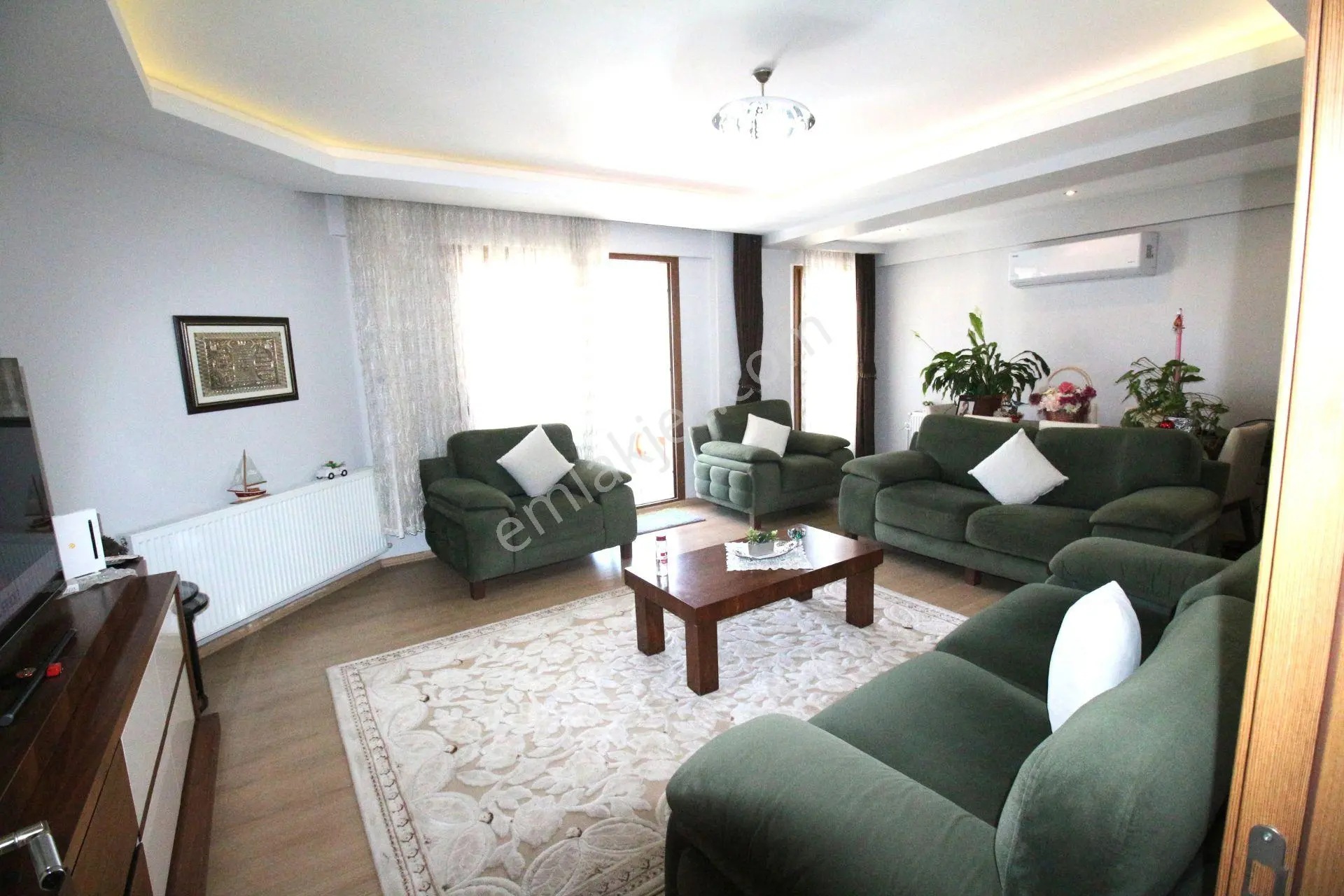 Arga'dan Buca Seyhan Mh.polis Lojmanları Yanı Satılık 3+1 Daire.