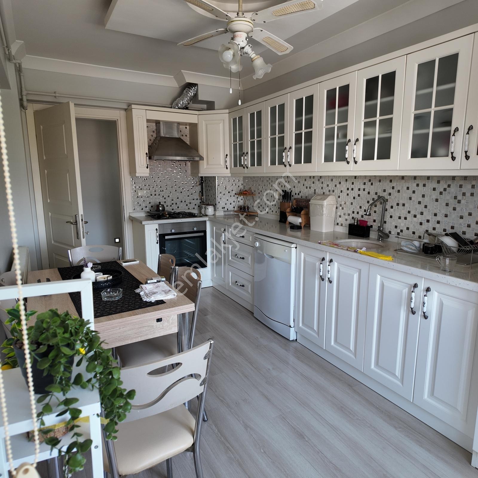 Umut Parkı Mevkii Bakımlı Büyük 78 M2 1+1 Asansörlü Daire - Görsel 13