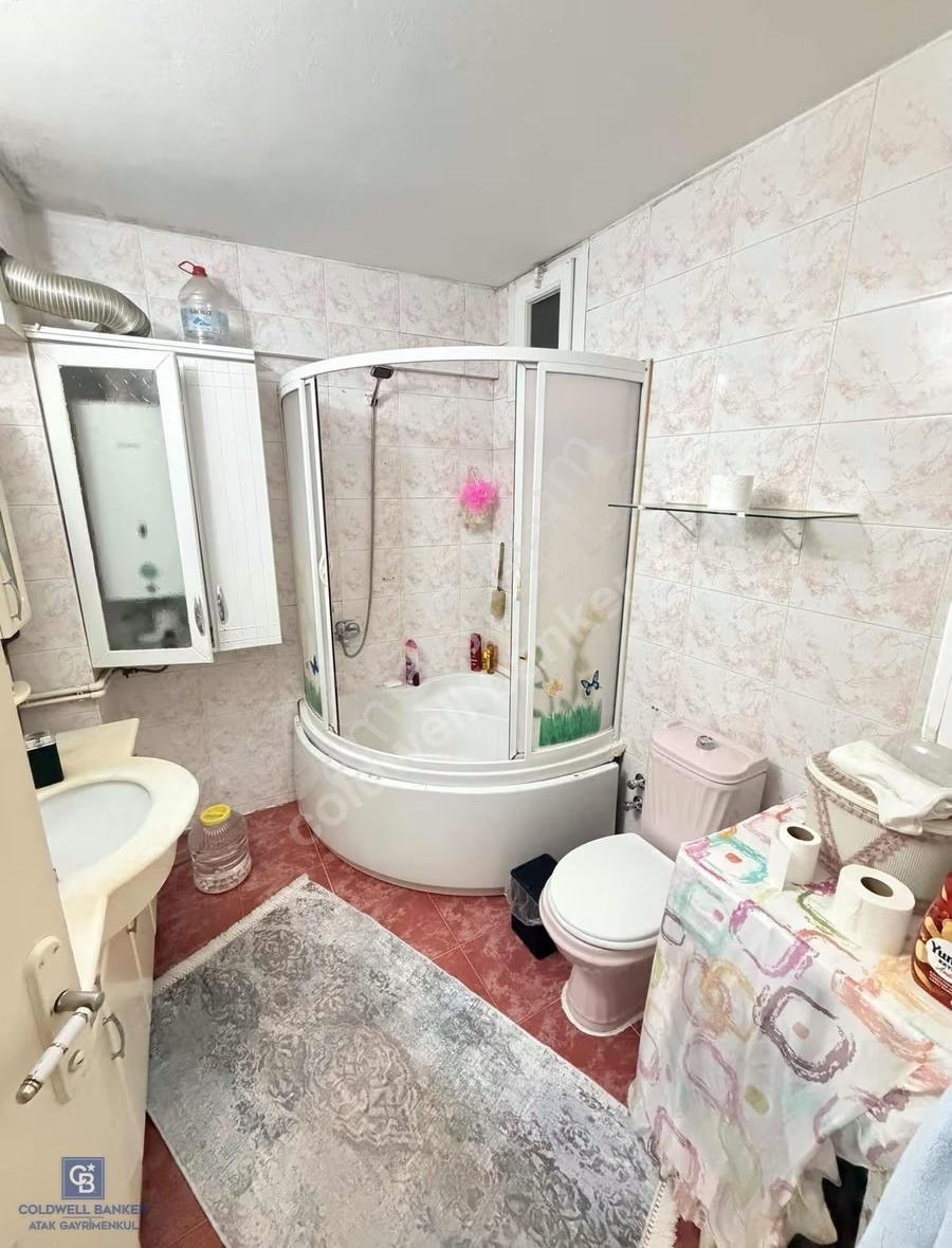 Buca Fırat Mahallesinde 4+1 Ara Kat 170m2 Bakımlı Daire - Görsel 13