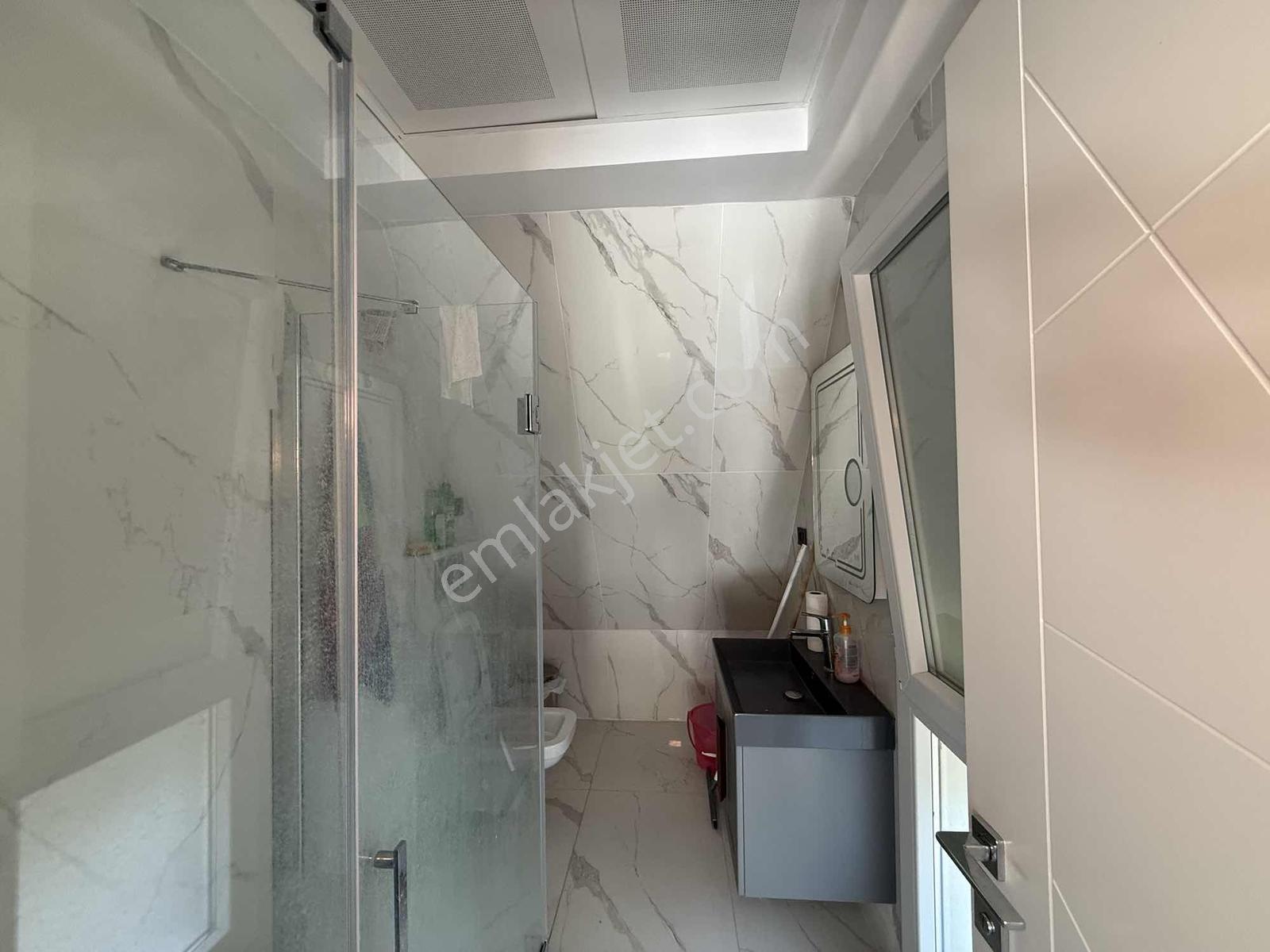Bademlinin Prestijli Bölgesinde Akıllı Sistemli Lüks Villa - Görsel 27