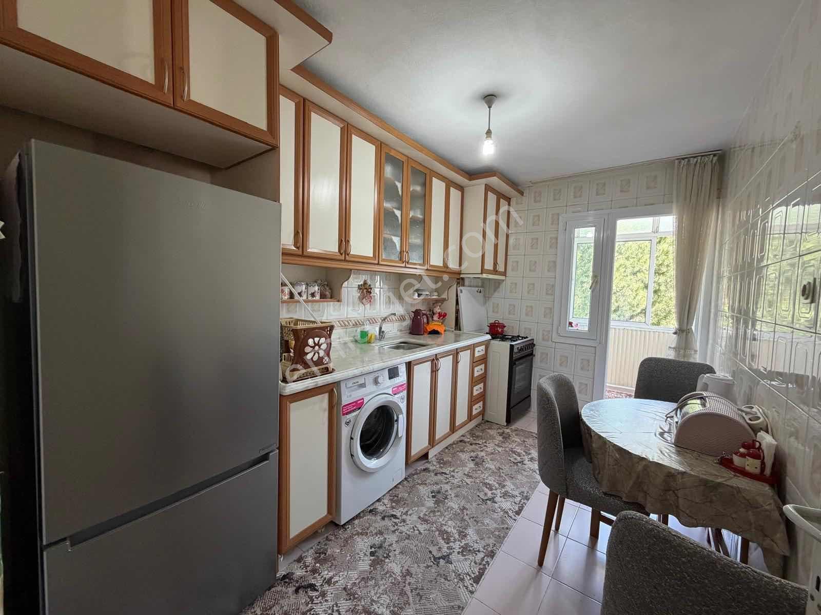 Türker Emlak 3+1 110 M2 Önü Açık Bakımlı Ara Kat Çift Balkon - Görsel 26