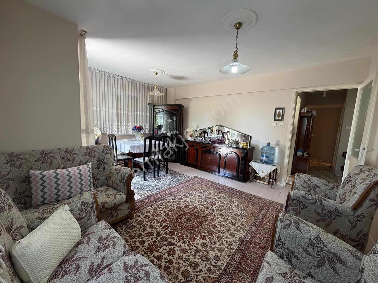 Türker Emlak 3+1 110 M2 Önü Açık Bakımlı Ara Kat Çift Balkon - Görsel 28