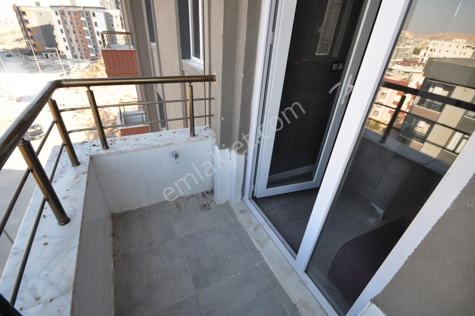 Cb Acar'dan Batıkent'te Site İçinde Kiralık 2+0 Eşyasız - Görsel 13