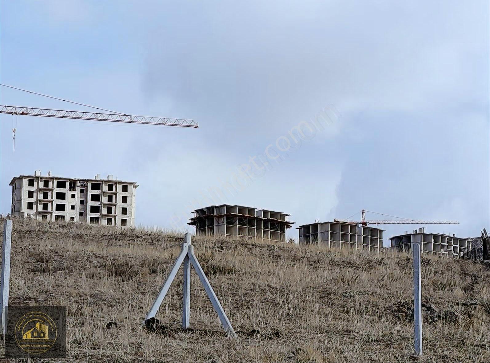 Yurtbeyi Toki Bitişiğinde Göl Manzaralı Satılık - Görsel 16