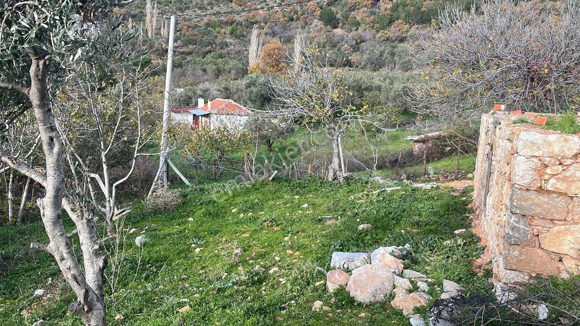 İzmir Bergama Köy Merkezinde Satılık Müstakil Ev Ve Arası - Görsel 5