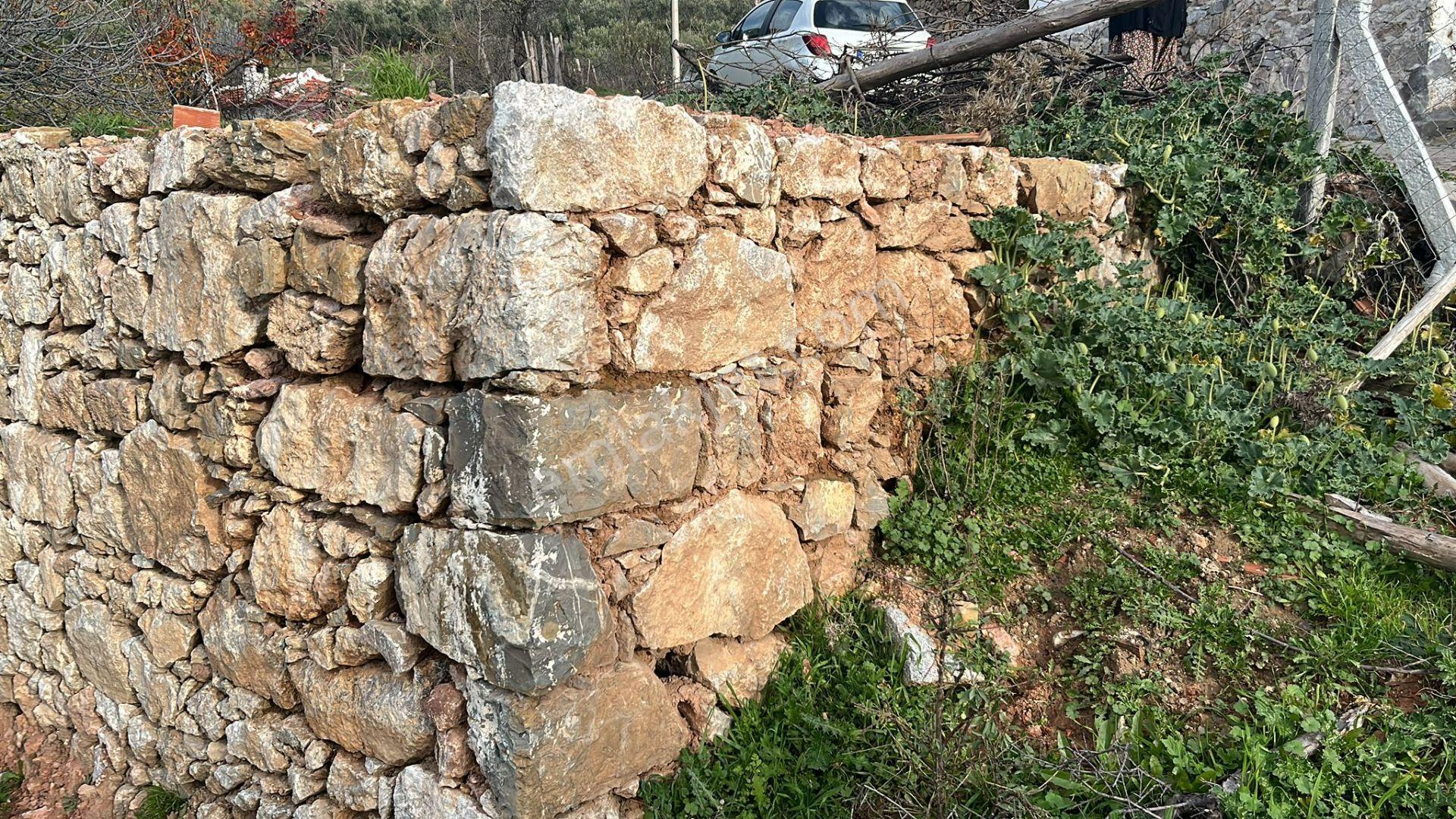 İzmir Bergama Köy Merkezinde Satılık Müstakil Ev Ve Arası - Görsel 7