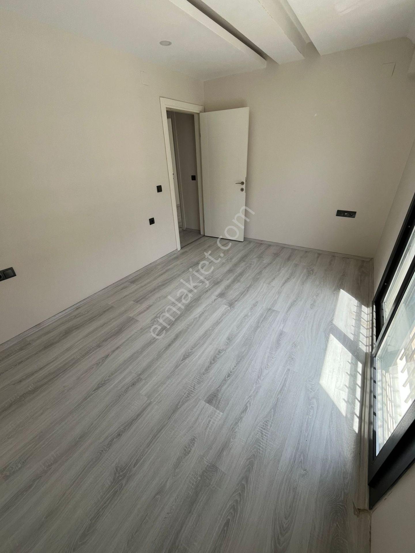 Kuşadası Merkezde Yeni Bina 2+1 Kiralık - Görsel 18