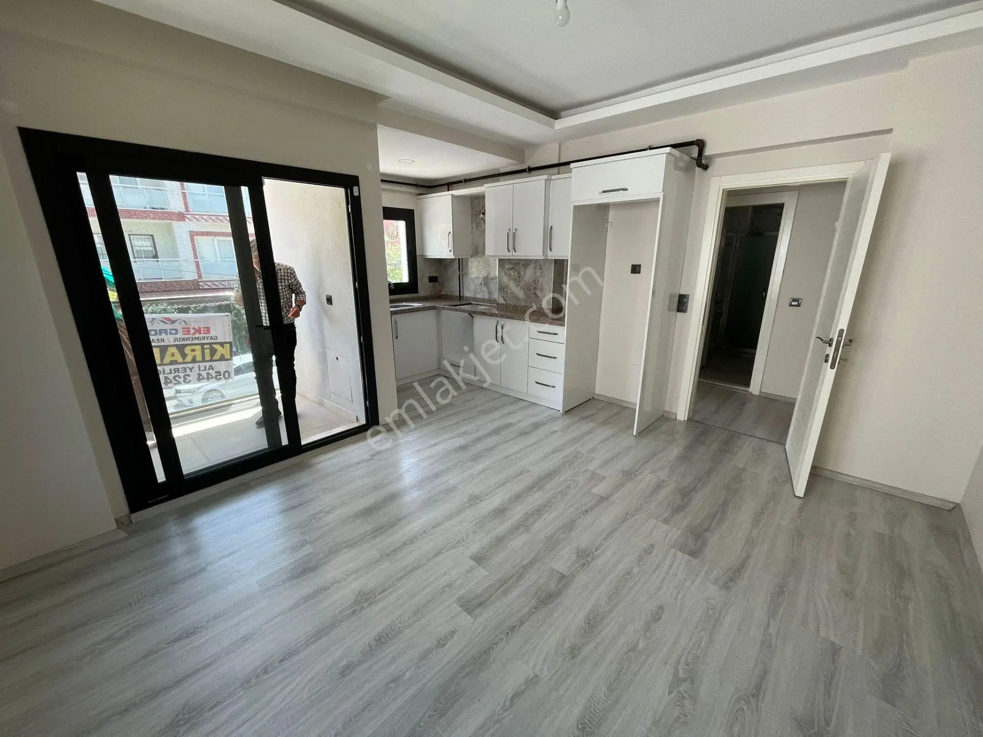 Kuşadası Merkezde Yeni Bina 2+1 Kiralık - Görsel 4