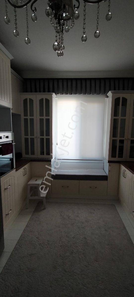 Meydan Kavağında Eşyalı 3+1 Havuzlu Güvenlikli - Görsel 35