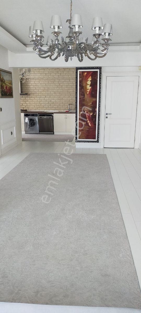 Meydan Kavağında Eşyalı 3+1 Havuzlu Güvenlikli - Görsel 6