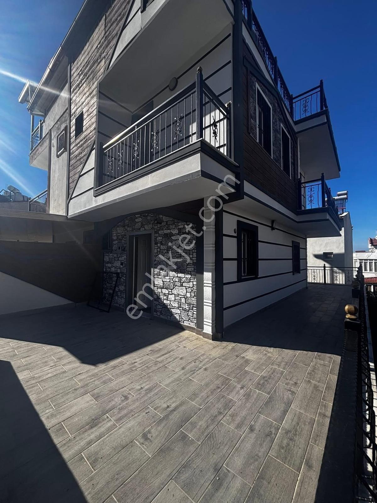 Acil Satılık Kuşadasın Da Deniz Manzaralı 3+2 Villa - Görsel 32