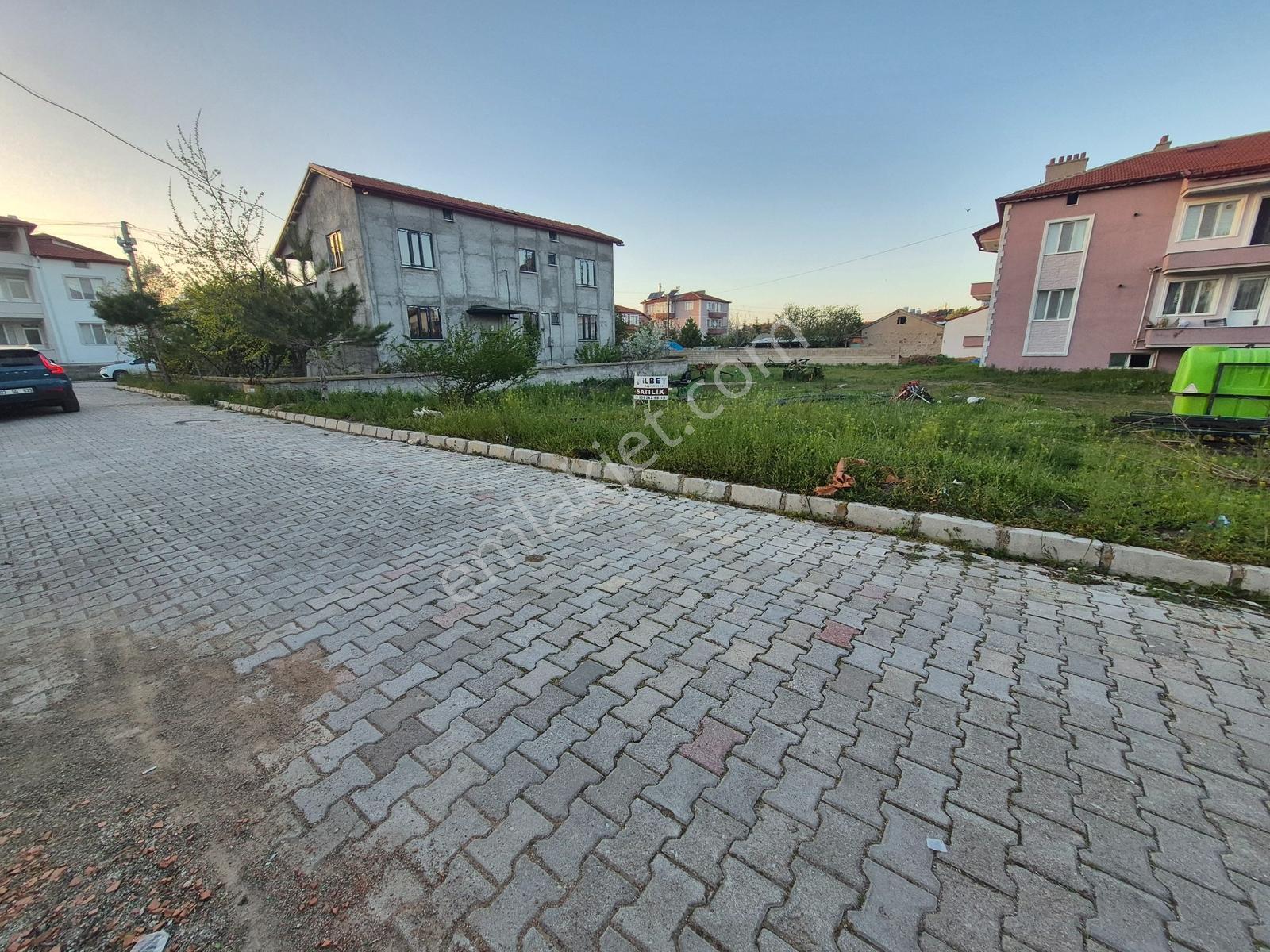 İlbey // Şuhut "istiklal" Mah.de Satılık 332 M² Arsa - Görsel 7