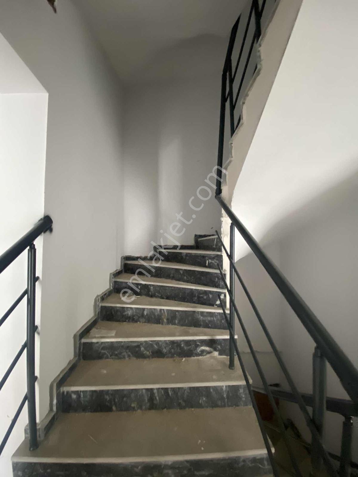 Prestijden Asansörlü Hastaneye Okula Yakın 1+1 Daire - Görsel 10