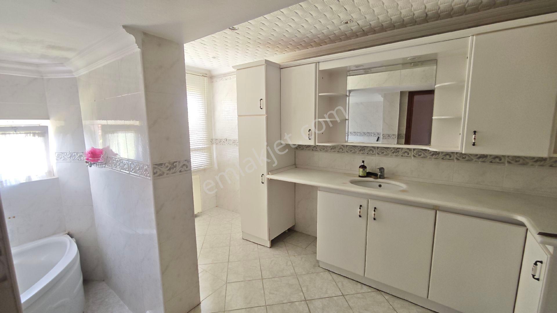 Turyap'tan Kiralık Site İçi Tripleks Villa 4+1 - Görsel 12