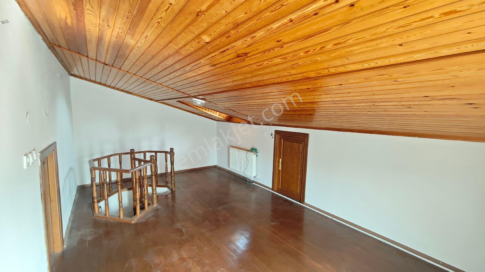Turyap'tan Kiralık Site İçi Tripleks Villa 4+1 - Görsel 11