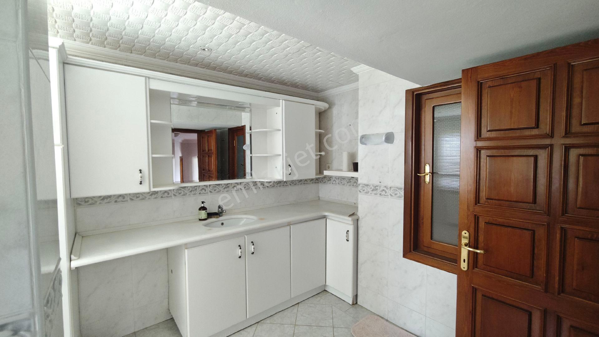 Turyap'tan Kiralık Site İçi Tripleks Villa 4+1 - Görsel 14