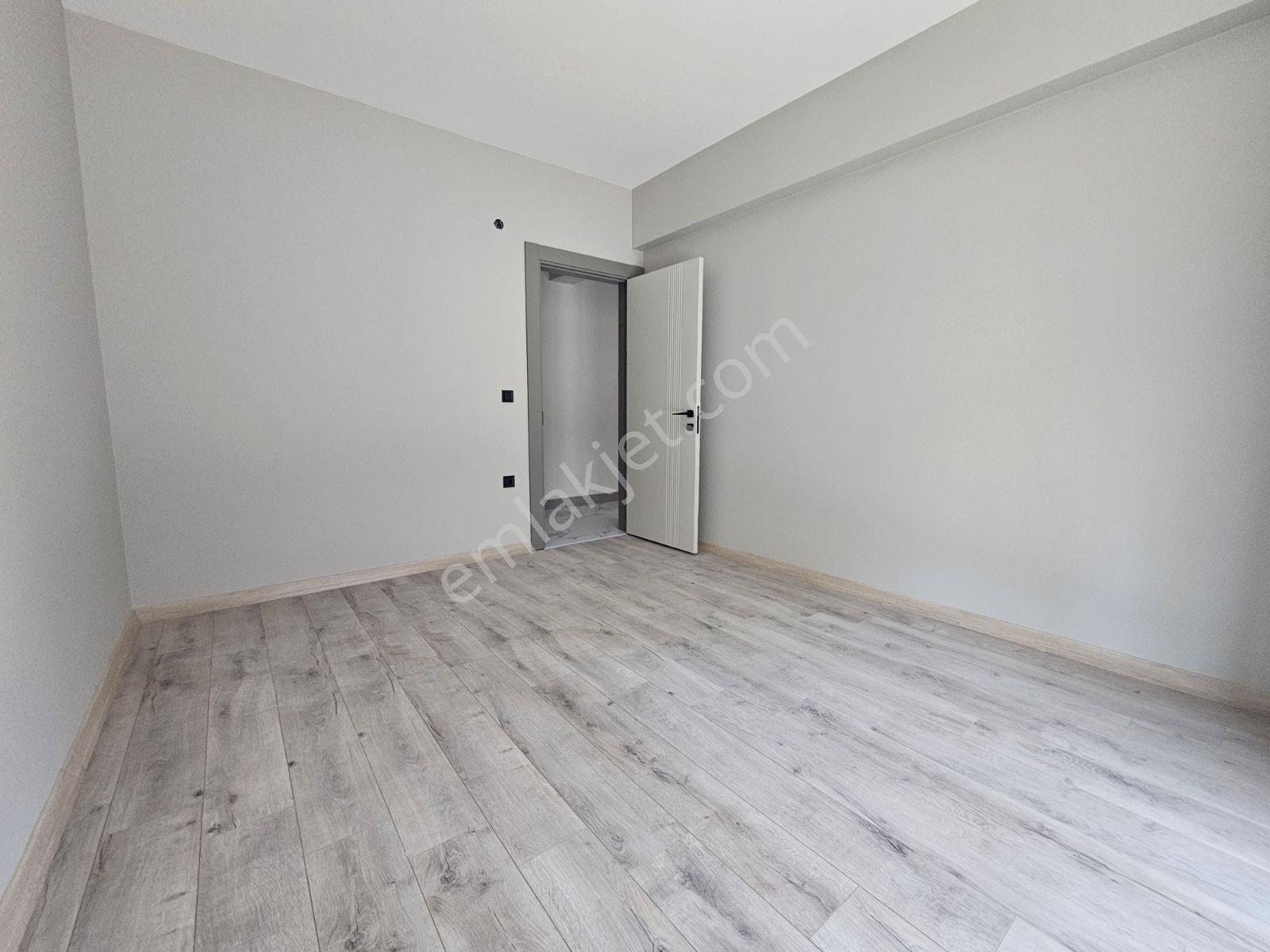 İhsaniye Cumhuriyet Mahallesi Satılık 3+1 Bahçe Katı Daire - Görsel 15