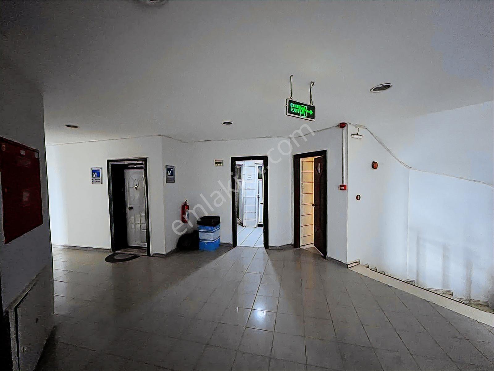 Haşim İşcan Caddesi Tuğsa Plaza Kiralık İşyeri - Görsel 2